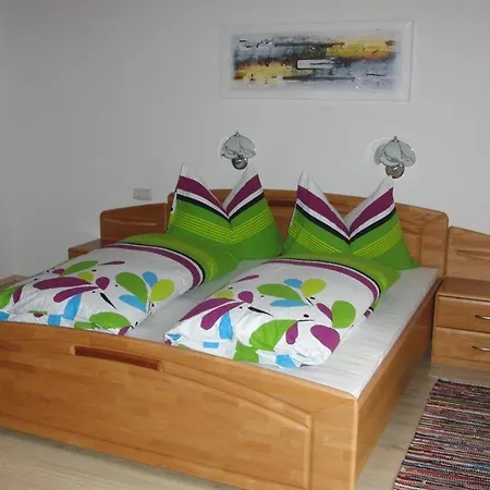 Haus Laerchenhof Farm stay Holzgau